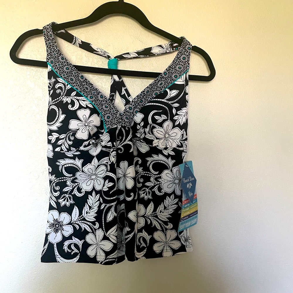 Beach diva top NWT